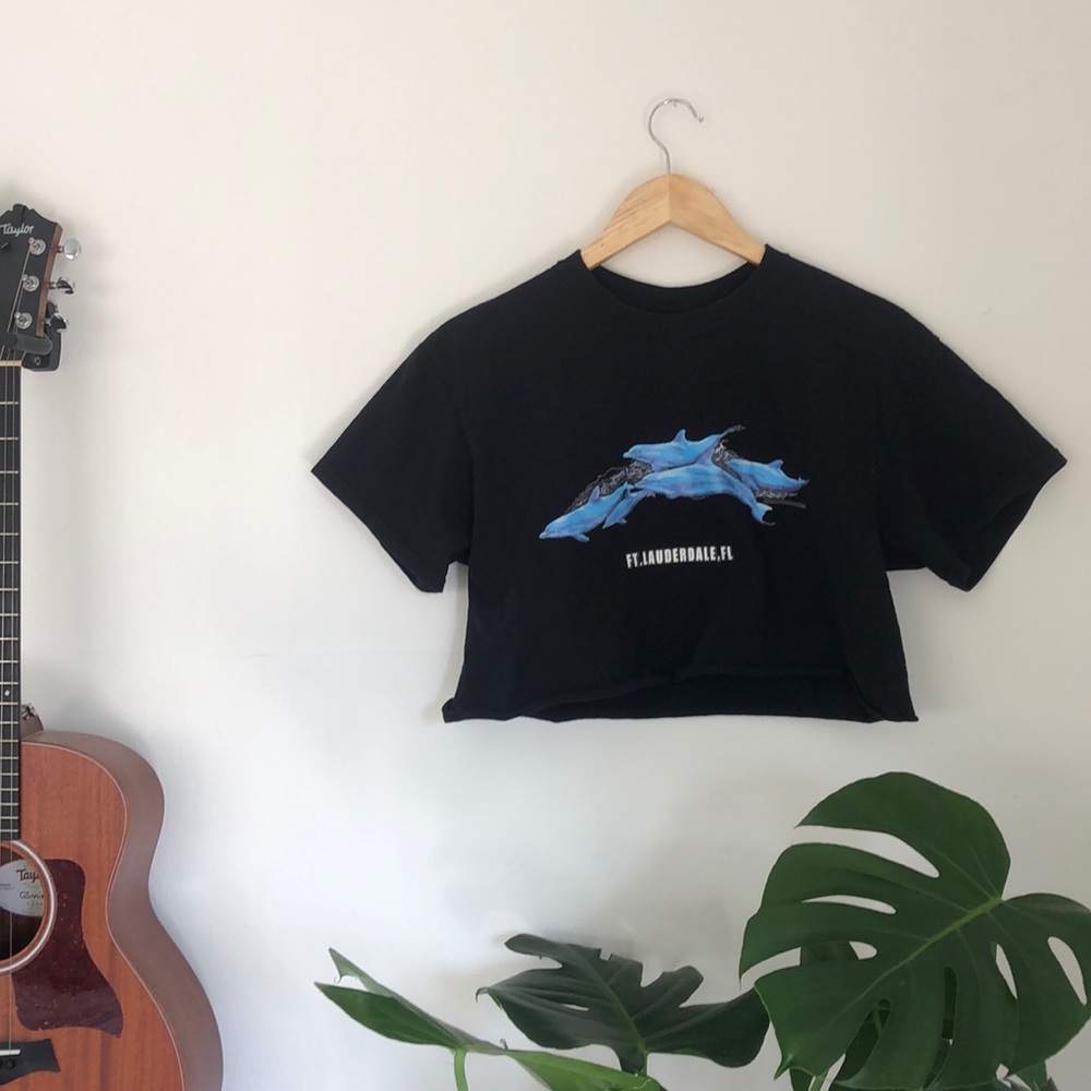 Dolphin crop - Picture 2 of 3